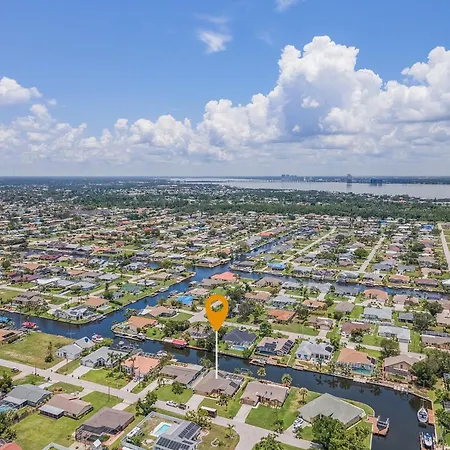 Gulf Access, Heated Pool, Bikes, Kayaks - Comfort On The H2O - Cape Coral - Roelens Vacations